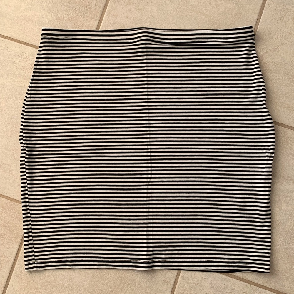 Karen By Karen Kane Elastic Waist Stripe Skirt